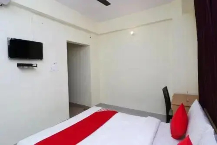 Room 5 of 11