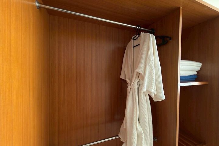 Room 15 of 202