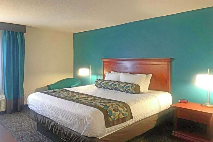 1 King Bed (8 of 21)