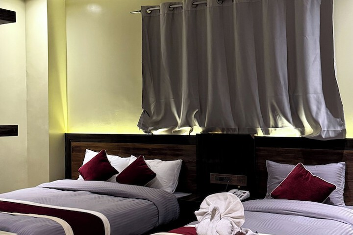 Room 3 of 28