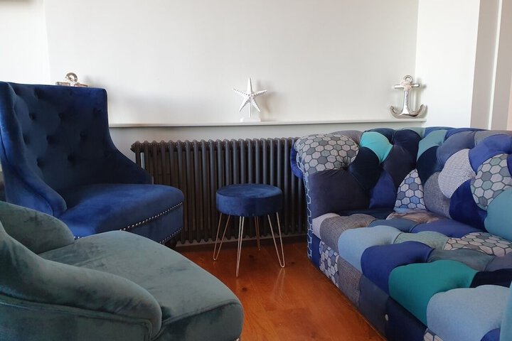 Lounge 68 of 74