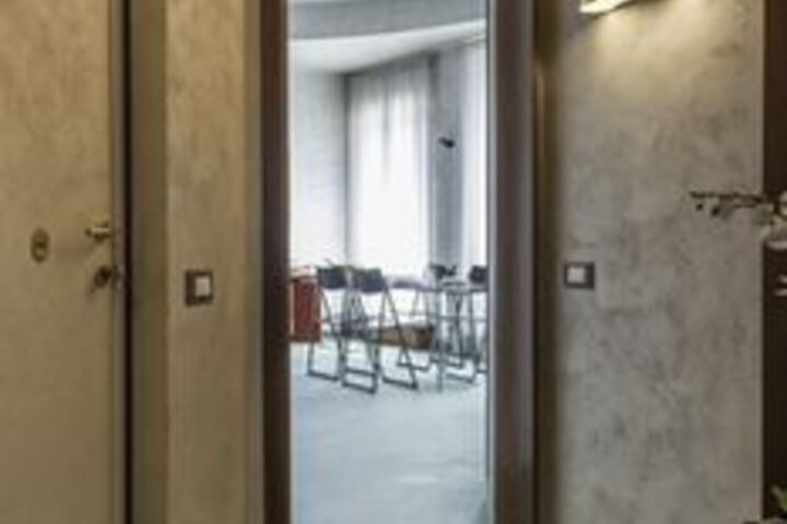 Room 16 of 28