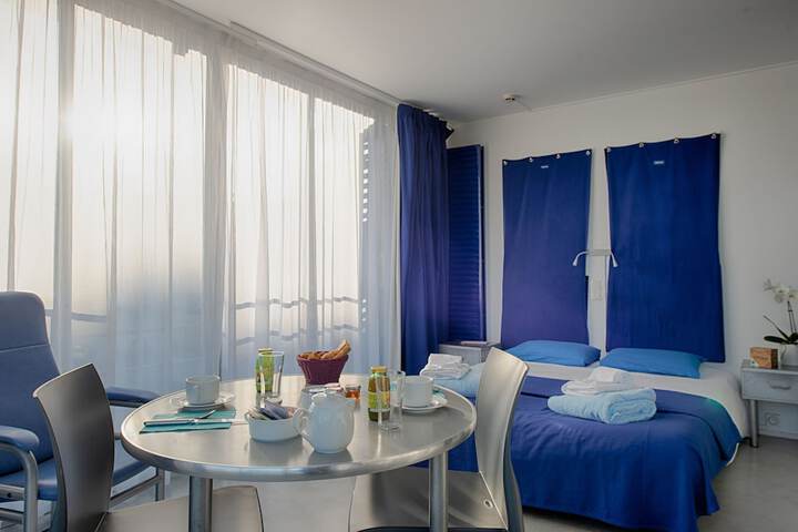Room 8 of 41