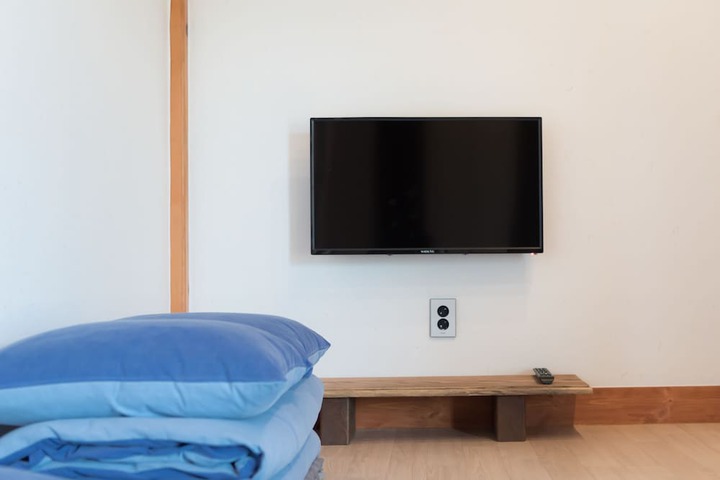 Room 8 of 52