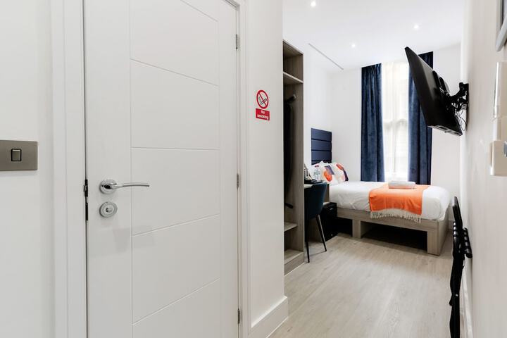 Room 55 of 106