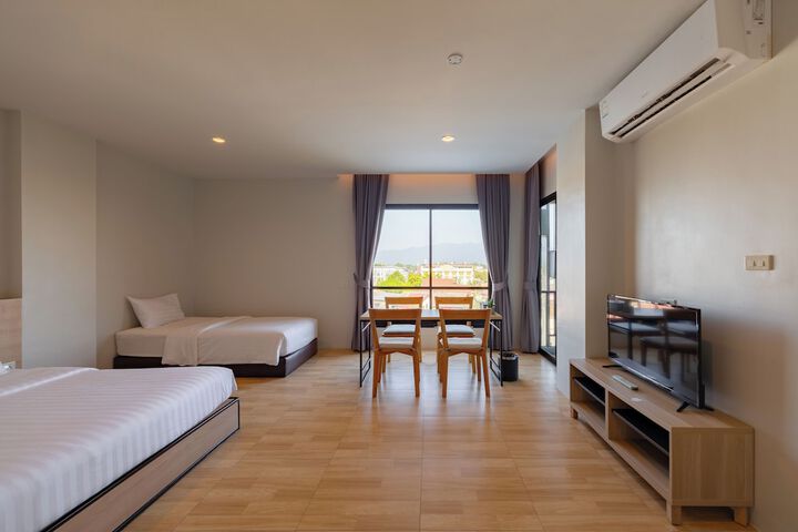 Room 4 of 32