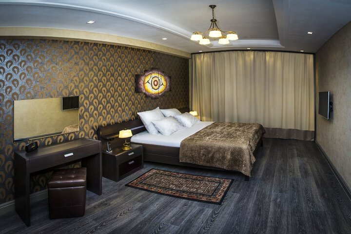 Room 12 of 81