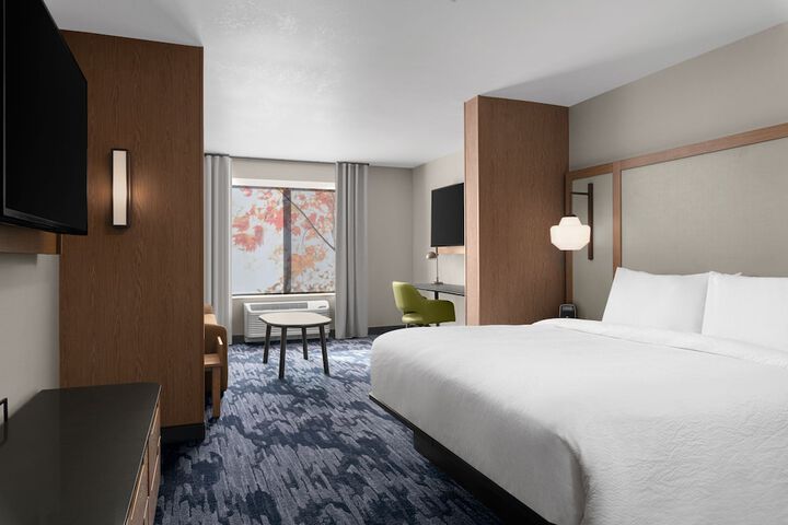Room 16 of 42