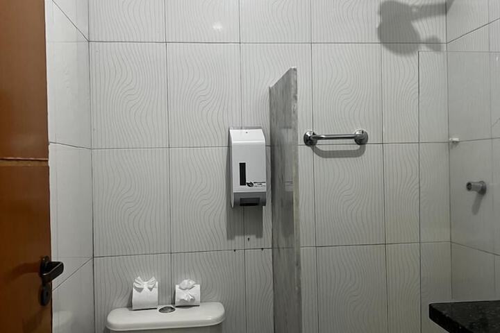 Room 10 of 18