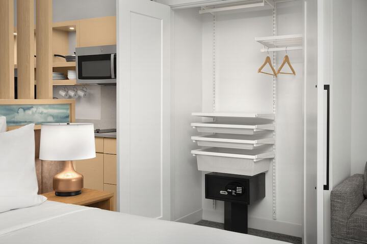Room 53 of 89
