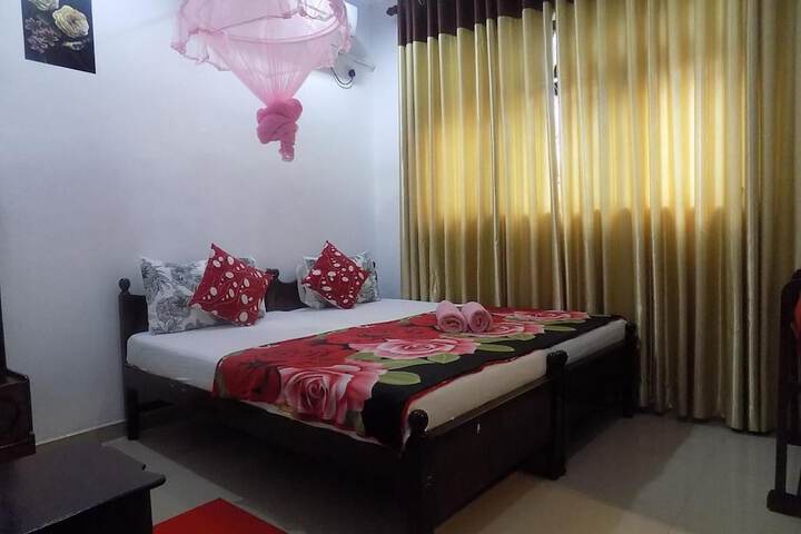 Room 13 of 44