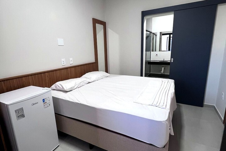 Room 3 of 25