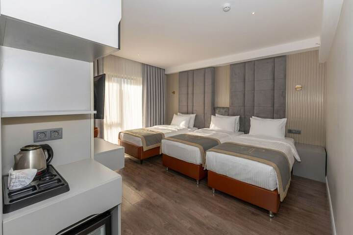 Room 34 of 74