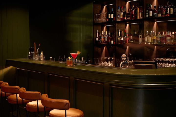 Lounge 39 of 45