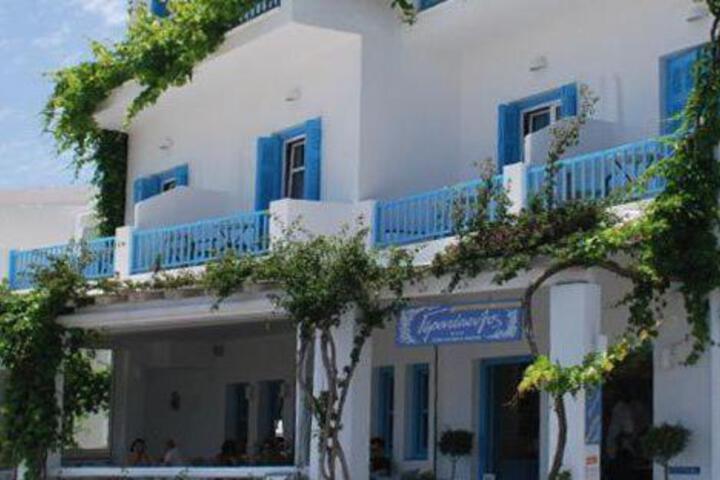 Anthousa Hotel