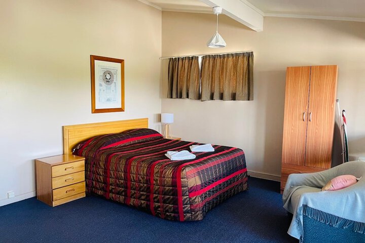 Room 10 of 34