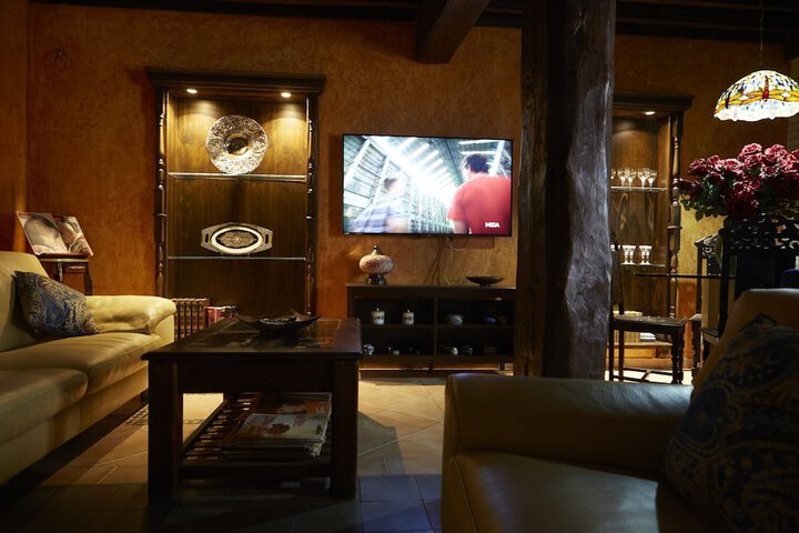 Hotel Interior 4 of 33