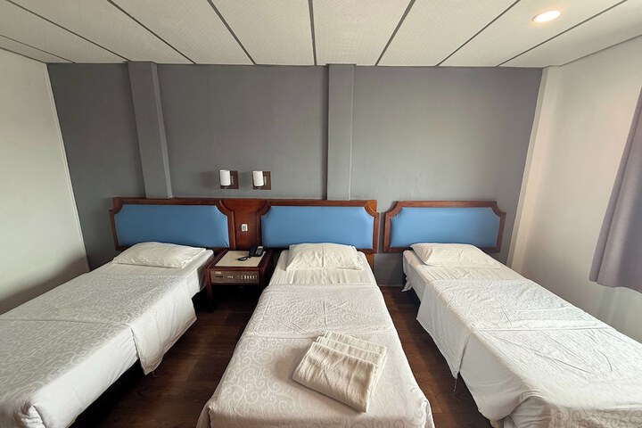 Room 44 of 86