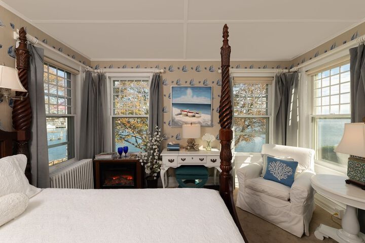 Room 26 of 82