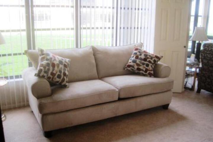 Bay Mariner 115 Apartment in Clearwater Beach, FL