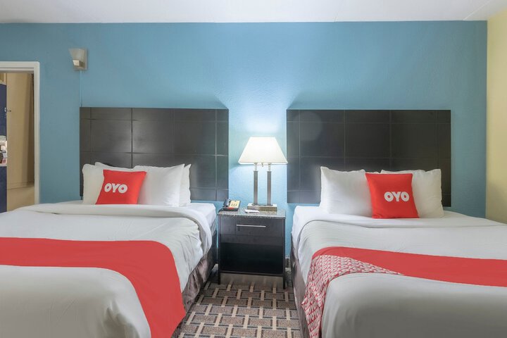 2 Queen Beds (5 of 11)