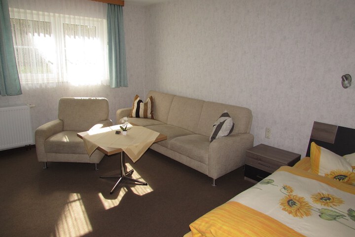 Room 3 of 65