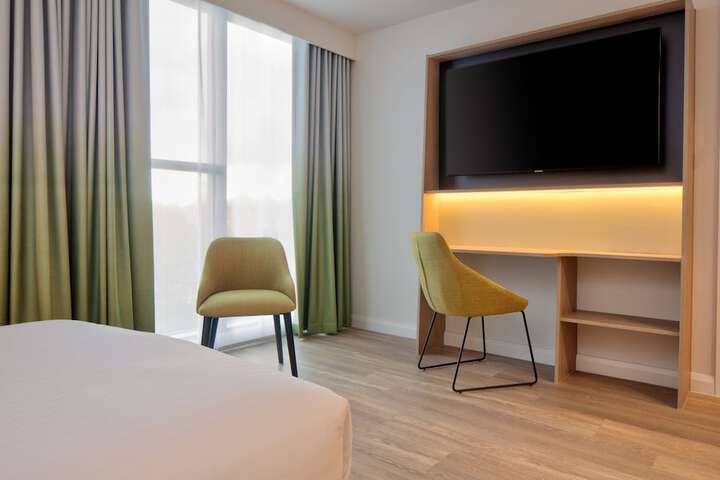 Room 5 of 39