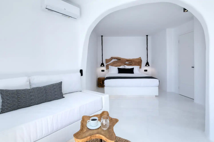 Room 2 of 44