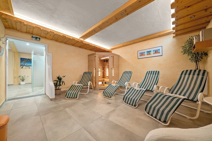 Spa 14 of 31