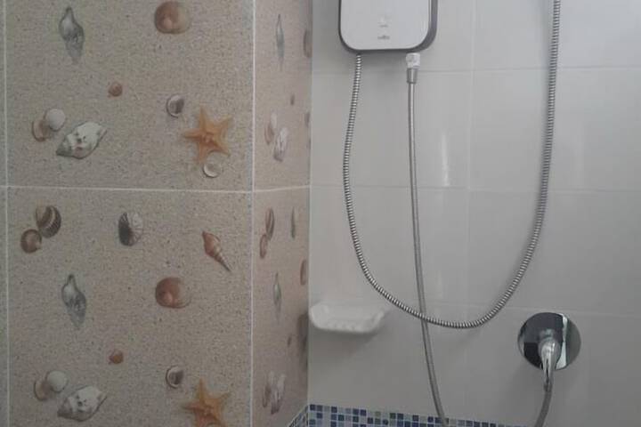 Room 33 of 38