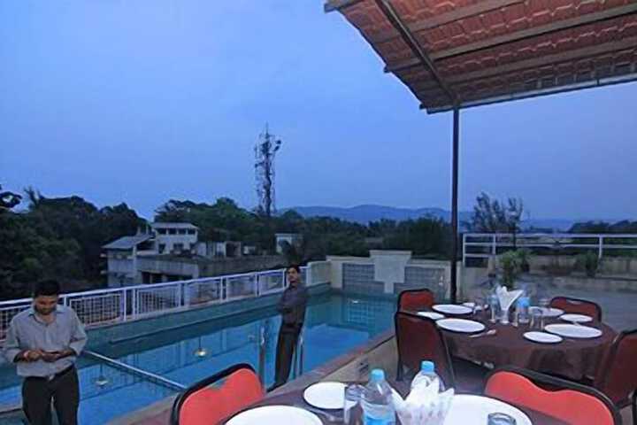 Hotel Pool