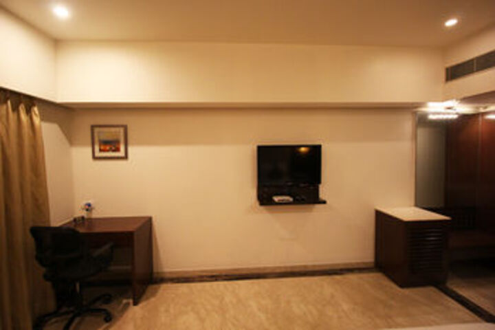 Room 33 of 45