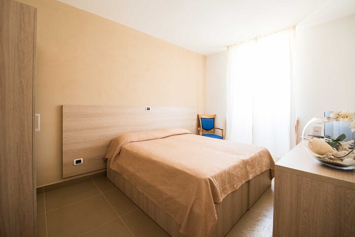 Room 6 of 23