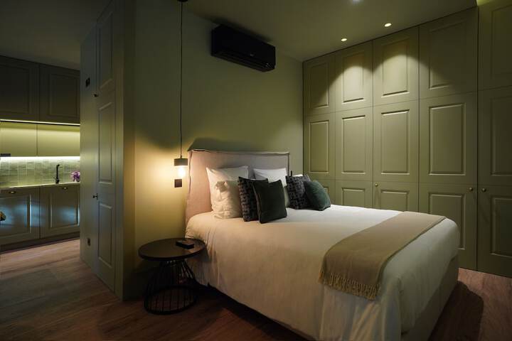 Room 9 of 92
