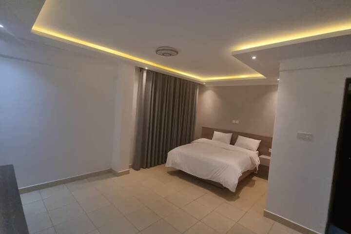 Room 12 of 26