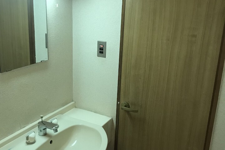 Clean Restrooms