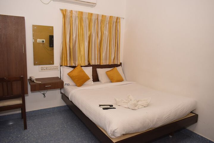 Room 12 of 13