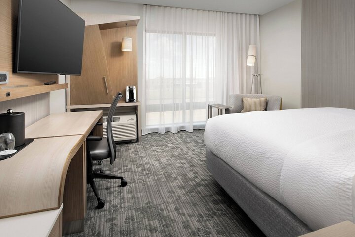 Room 5 of 43