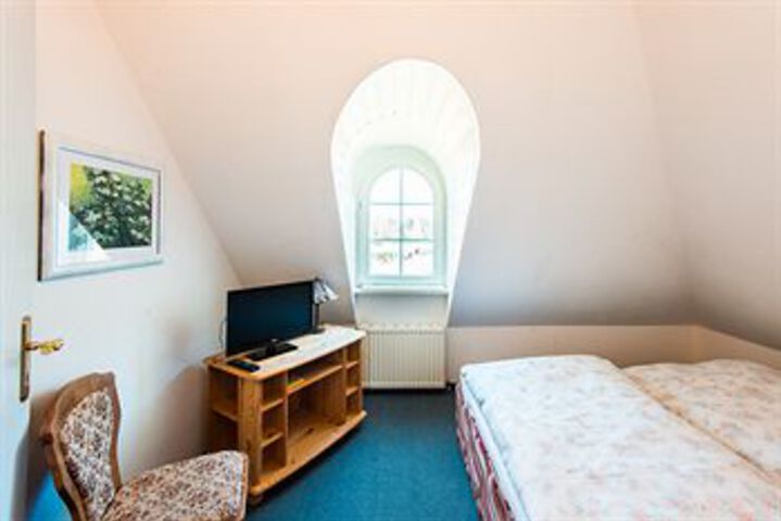 Room 19 of 37