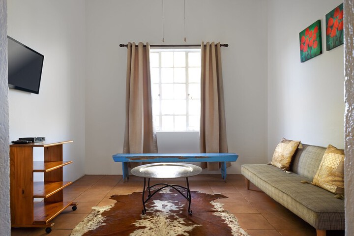 Room 10 of 18