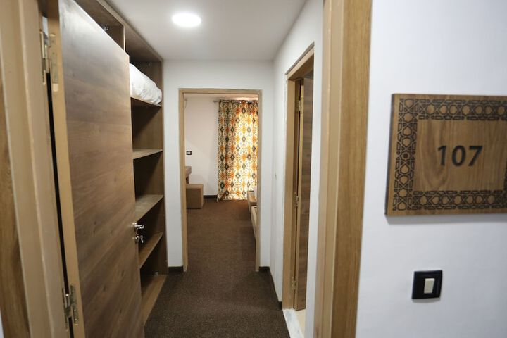 Room 11 of 39