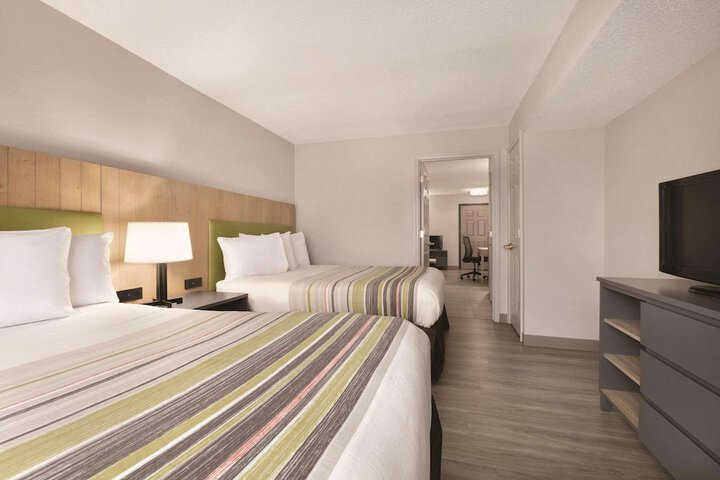 2 Queen Beds (9 of 9)