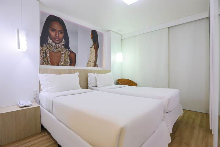 Room 9 of 35