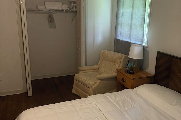 Room 2 of 6