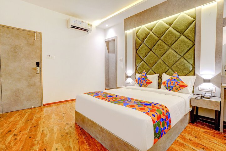 Room 7 of 33
