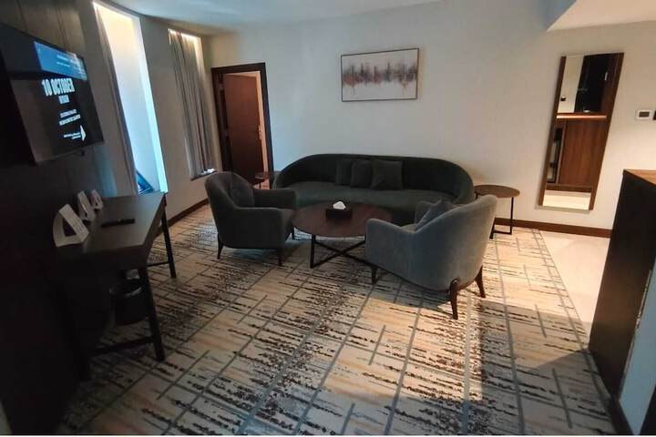 Room 5 of 12