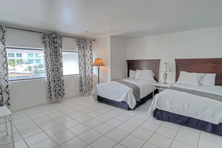 Room 10 of 244