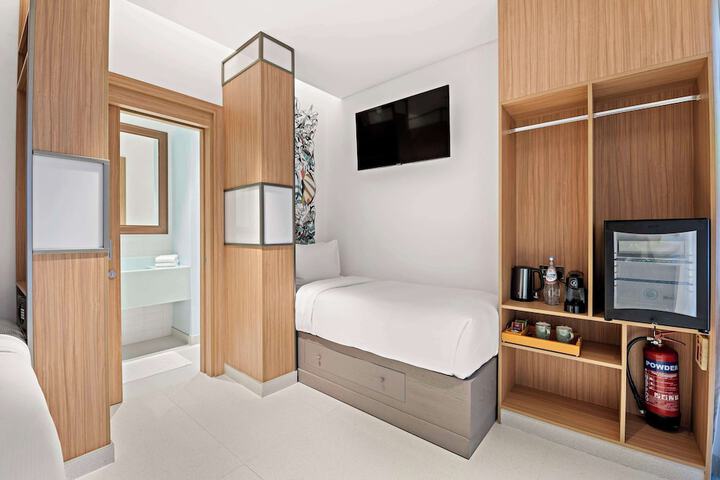 Room 19 of 61