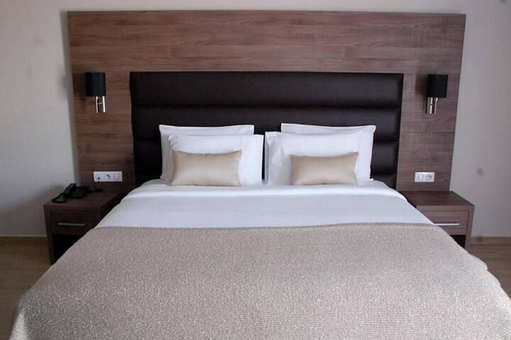 Room 4 of 35