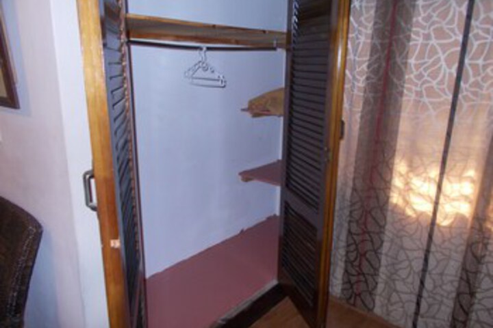 Room 27 of 39